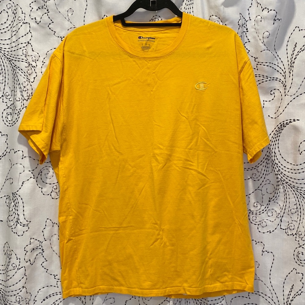 Champion Men’s Shirt size L